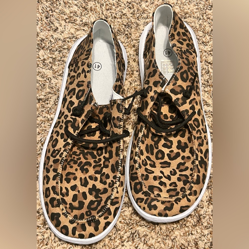 Cheetah print size 41 shoes NEW